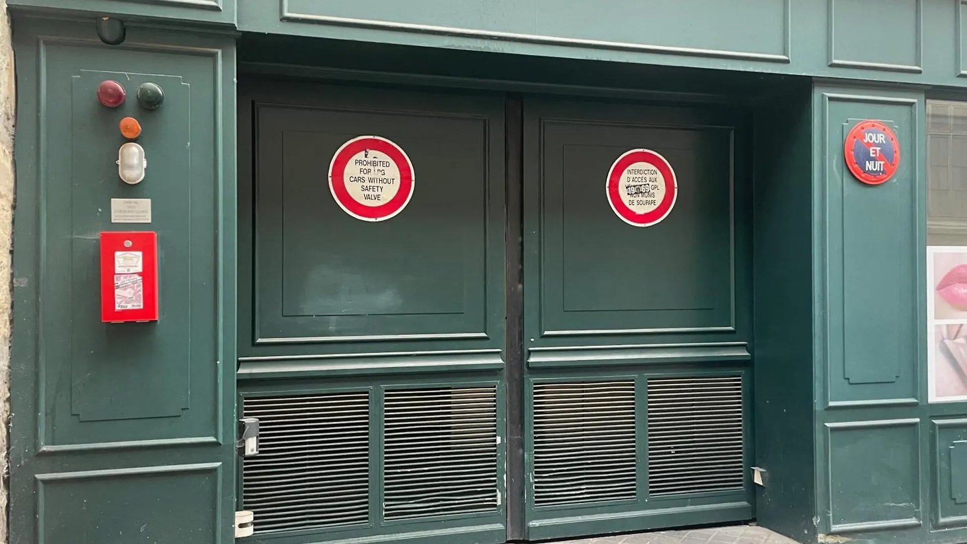 Prince'S Terrace 2 Bdr Bth Ac Lift Terrace Garage Odeon Luxembourg Parijs Appartement
